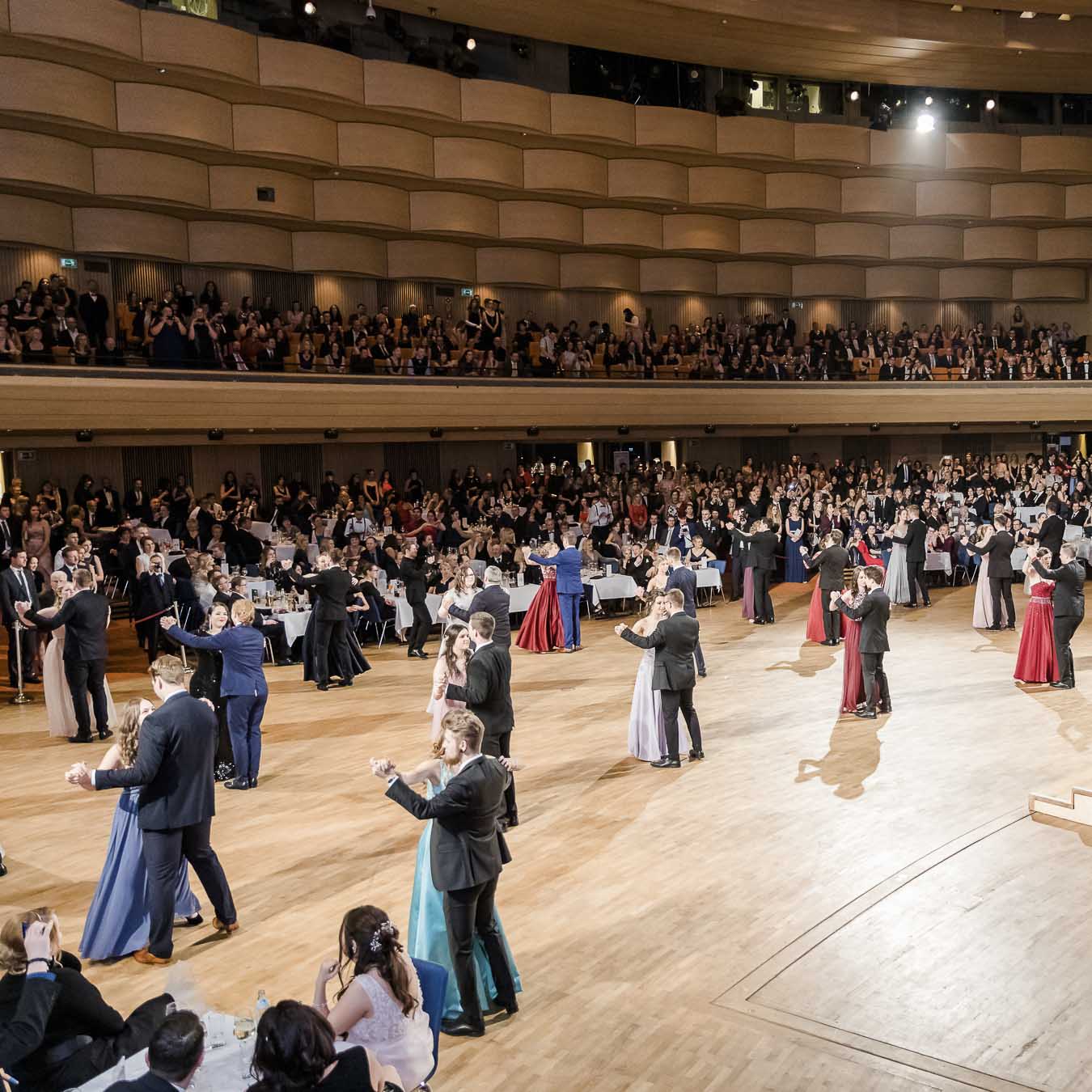 Auftanzen beim Maturaball bei der Mitternachtseinlage